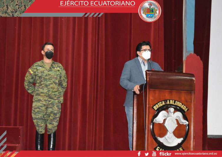 Estudiantes de la UNACH inician periodo de vinculación a la sociedad en la Brigada Galápagos