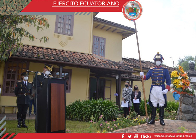 En Cuenca se conmemora natalicio de Simón Bolívar