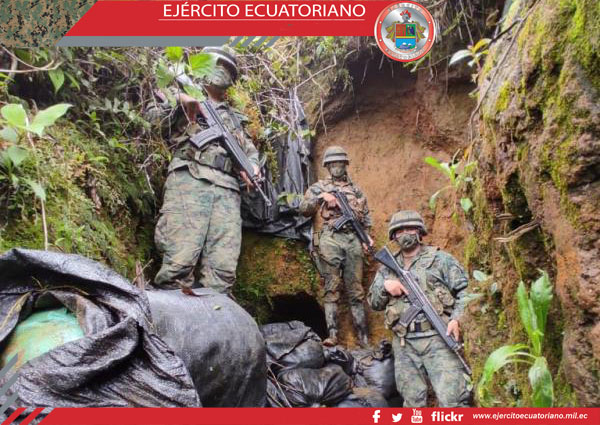 Militares encontraron 1120 sacos de material aurífero durante operaciones de control en la Zona Minera Norte
