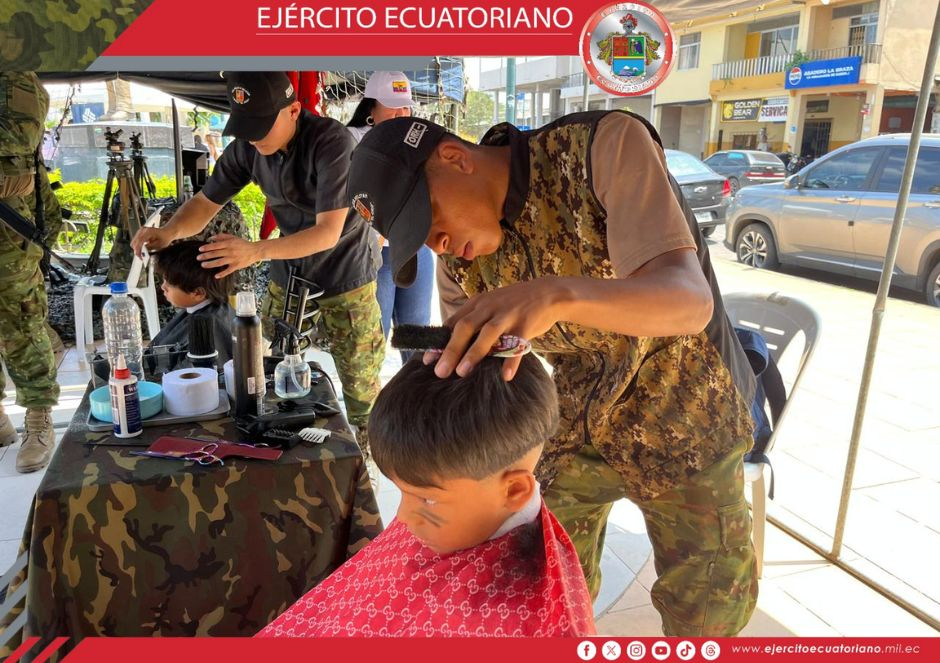 Ejército Ecuatoriano participa en brigadas sociales