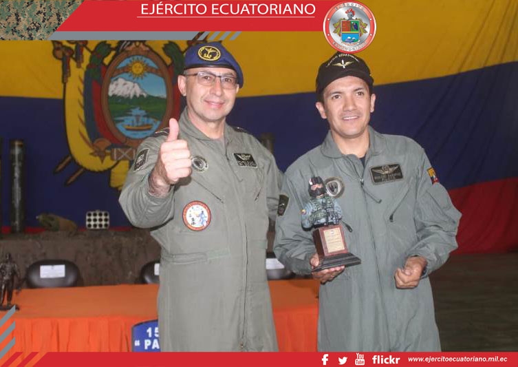 Ejército realiza reconocimiento a Richard Carapaz
