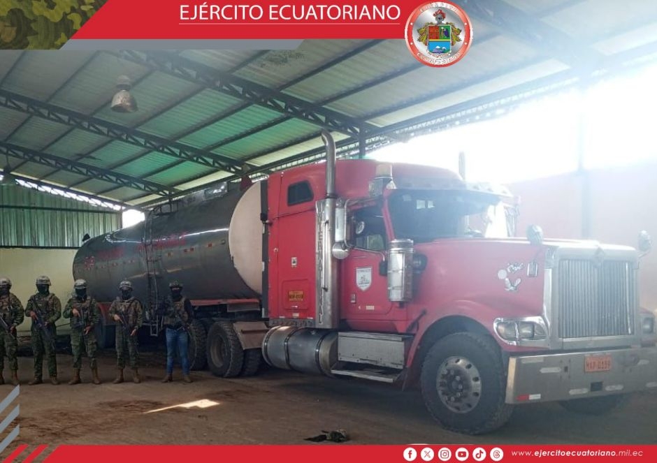 Ejército Ecuatoriano localiza centro de acopio de petróleo clandestino en Shushufindi