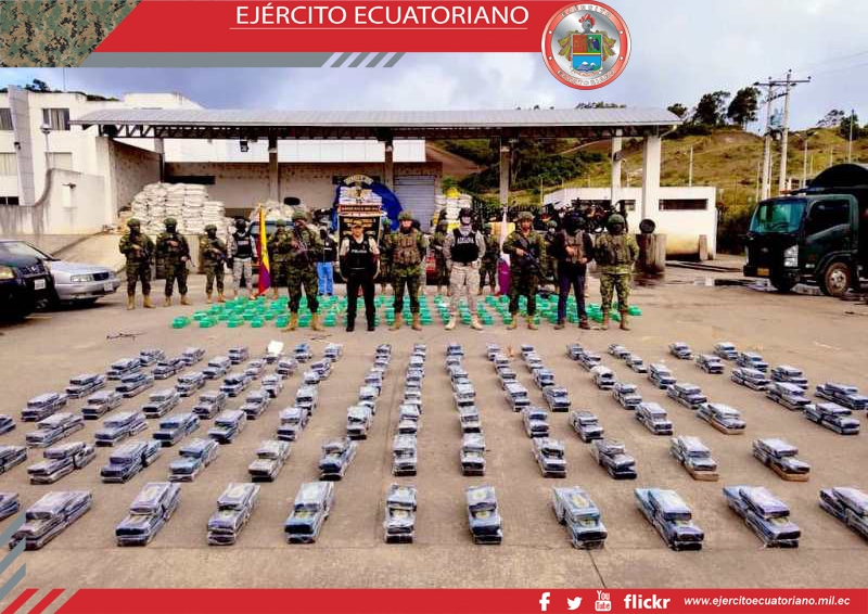 Encuentran bloques de cocaína en Tulcán