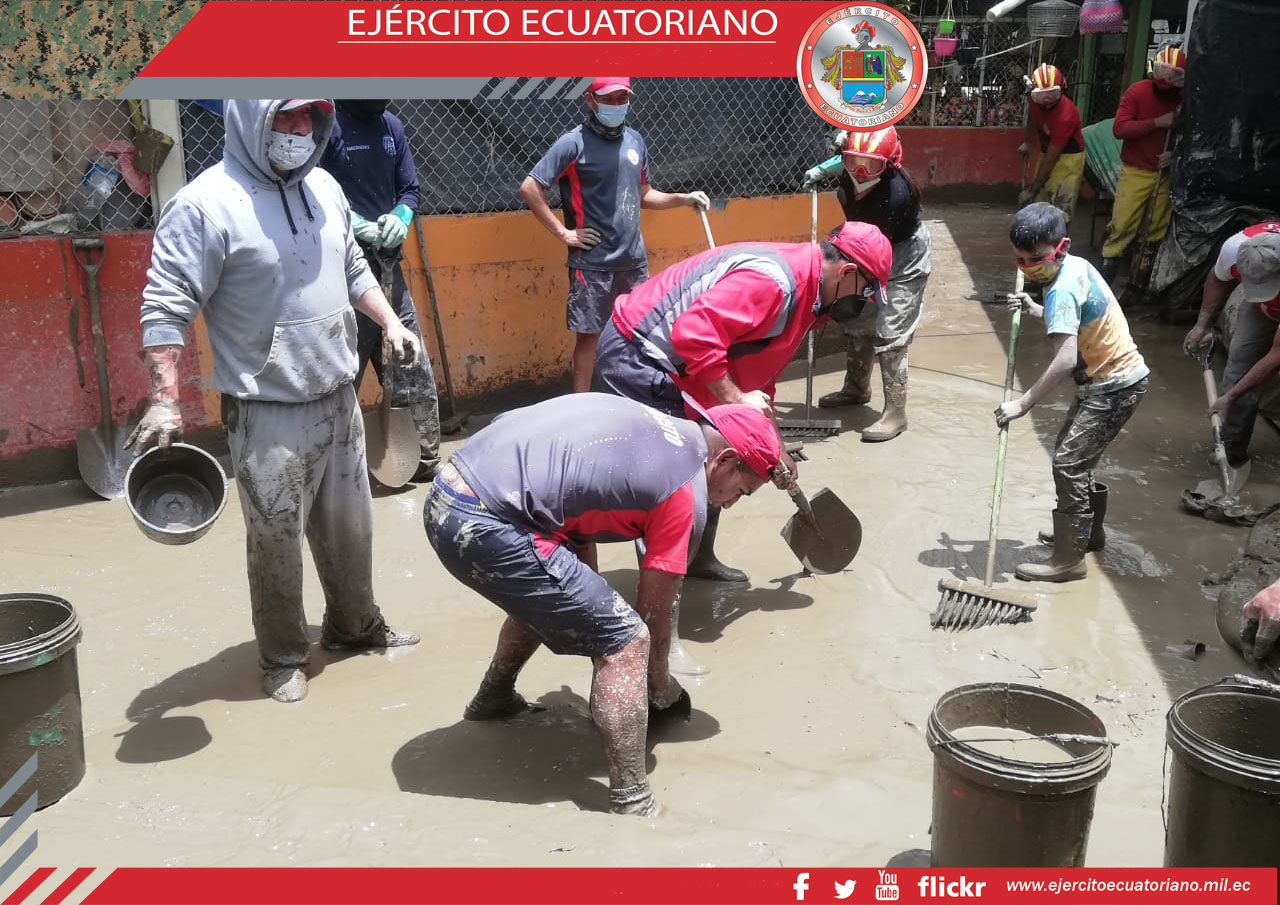Brigada Loja ayuda a afectados por la temporada invernal