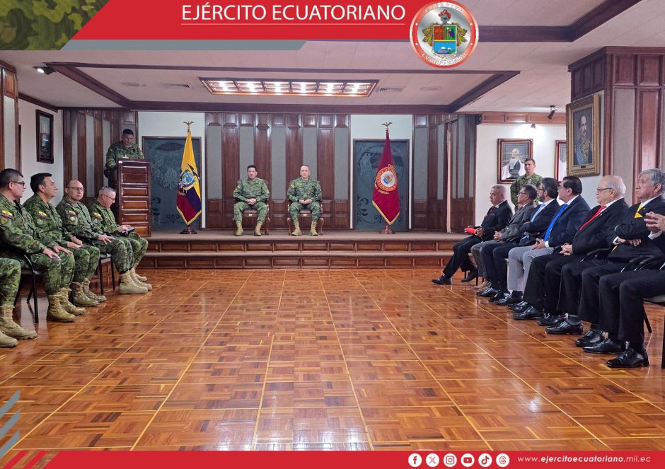 Unidades honoríficas presentaron el saludo protocolar al comandante general del Ejército Ecuatoriano