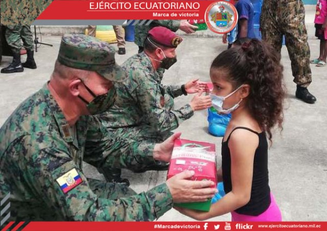 Comandante general del Ejército visita unidad militar en Esmeraldas