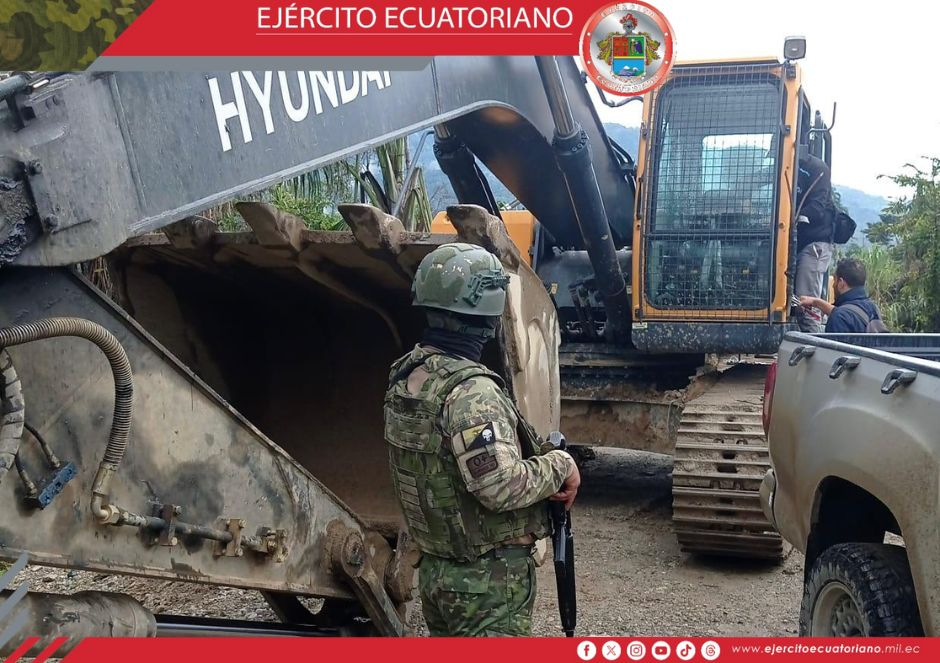Operación militar del Ejercito combate minería ilegal en Paquisha