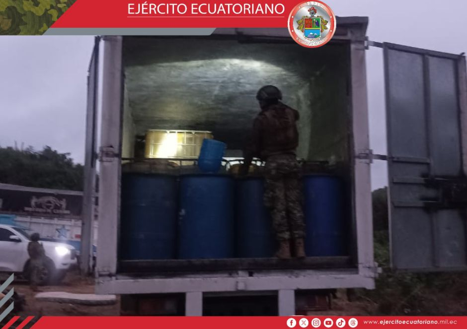 Ejército Ecuatoriano decomisa material hidrocarburífero en Santa Elena