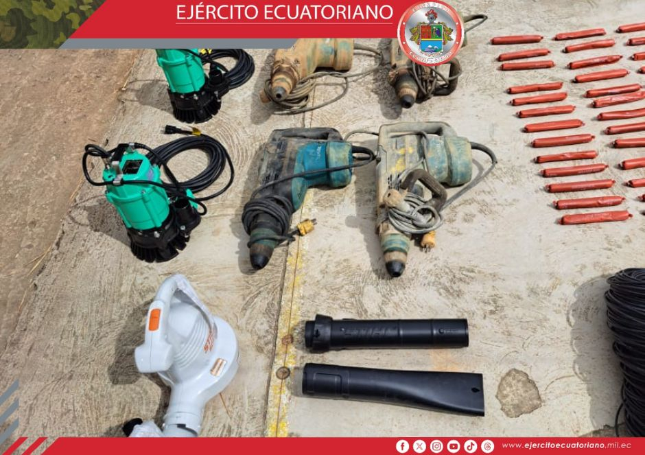 Ejército Ecuatoriano decomisa material explosivo utilizado en minería ilegal