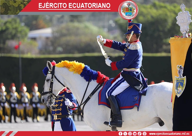Ceremonia militar en Quito conmemora los 217 años del Primer Grito de la Independencia.