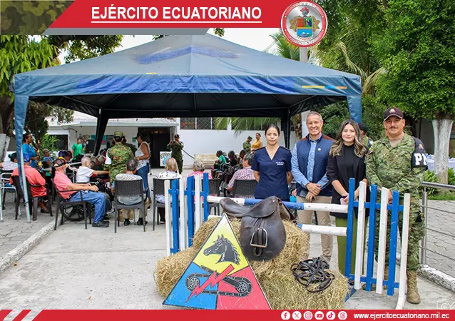 Ejército Ecuatoriano realiza brigada social en beneficio de adultos mayores en Portoviejo