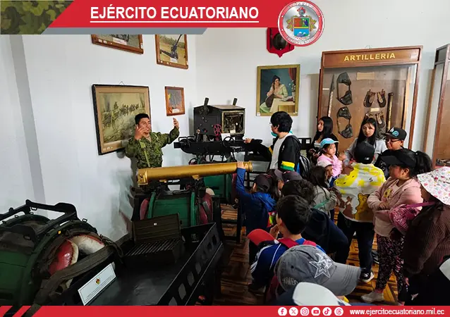 Jornada de integración con niños de Aloasí en el Fuerte Militar Atahualpa.
