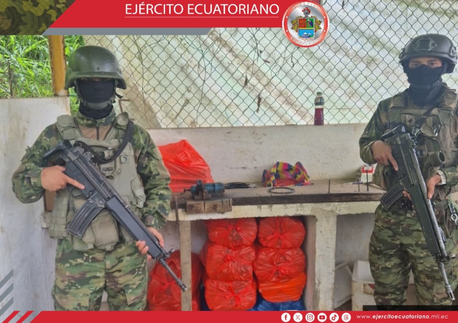 Efectivos militares neutralizan infraestructura de minería ilegal en Camilo Ponce Enríquez