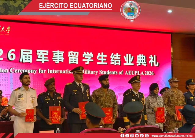 Oficial del Ejército Ecuatoriano es reconocido como el mejor estudiante internacional en la universidad militar de China.