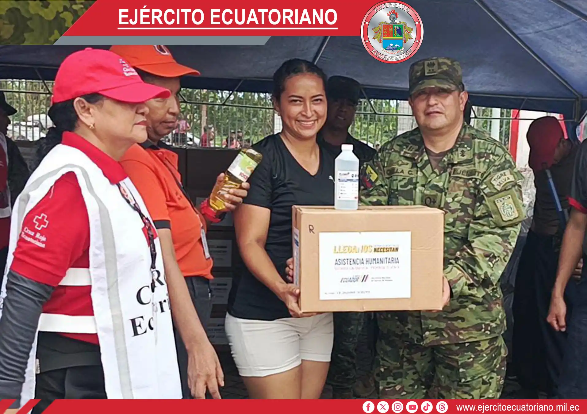 Ejército Ecuatoriano entrega kits humanitarios a damnificados por los efectos de la temporada invernal